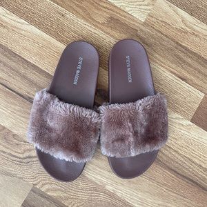 Steve Madden Mauve Softey Fuzzy Sandals 8